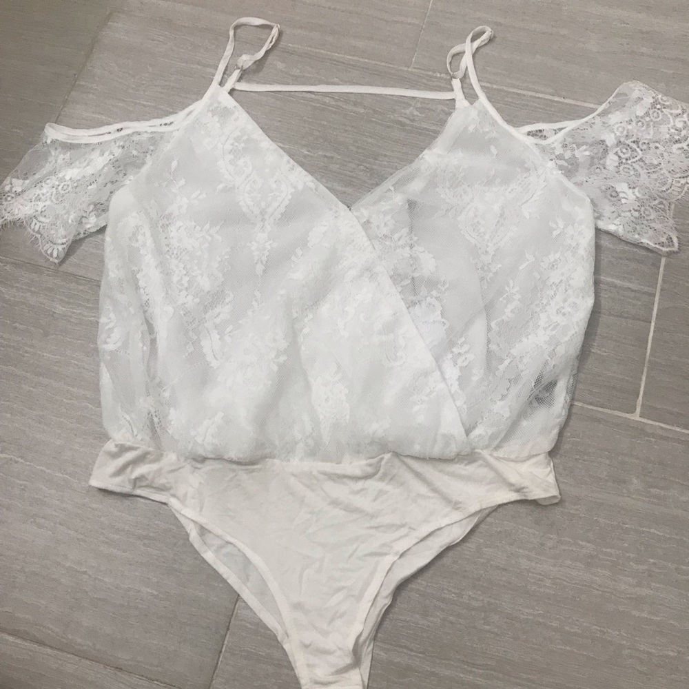 The Room by ark & co Cold Shoulder Lace Sheer Short Sleeve Bodysuit White Sz L